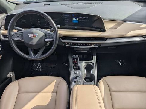 Used 2025 Cadillac XT4 Premium Luxury image 16