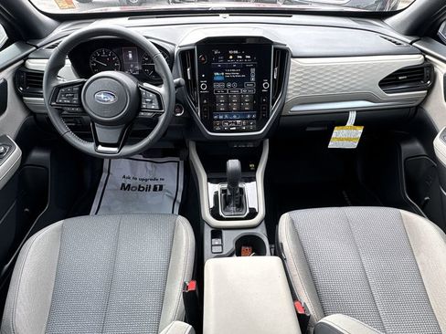 Used 2025 Subaru Forester Premium image 23