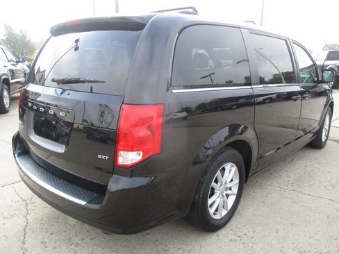 Used 2020 Dodge Grand Caravan SXT image 7