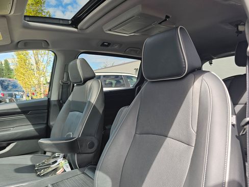 Used 2023 Honda Odyssey Elite image 25