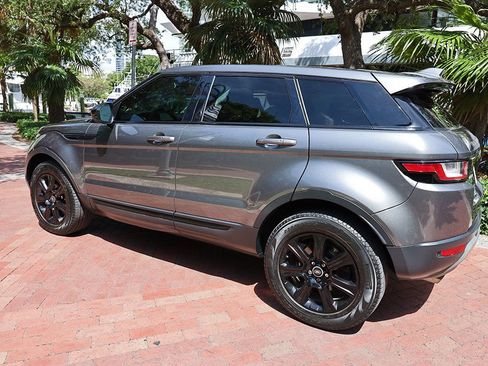 Used 2018 Land Rover Range Rover Evoque SE Premium AWD/4WD image 4