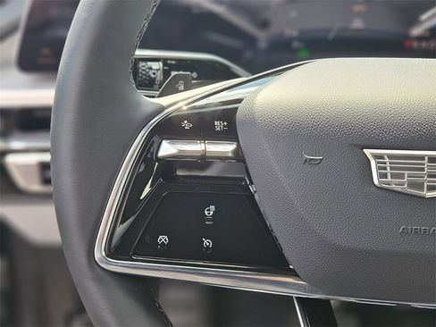 New 2025 Cadillac Lyriq Luxury image 28