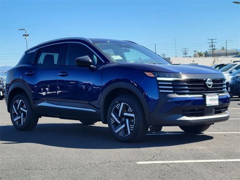 New 2026 Nissan Kicks SV image 4