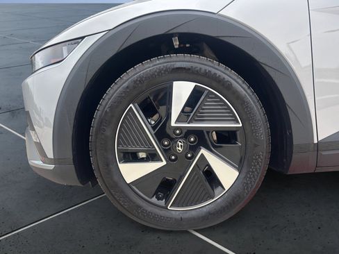 Used 2025 Hyundai Ioniq 5 SE RWD image 14