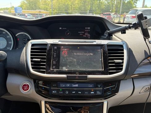 Used 2017 Honda Accord EX-L image 8