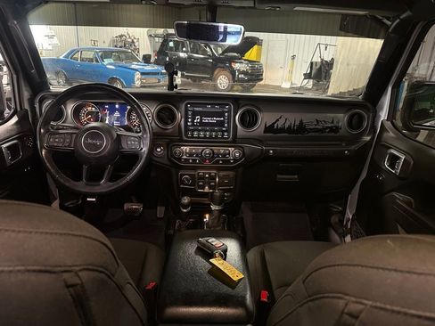 Used 2022 Jeep Wrangler Unlimited Sport image 25