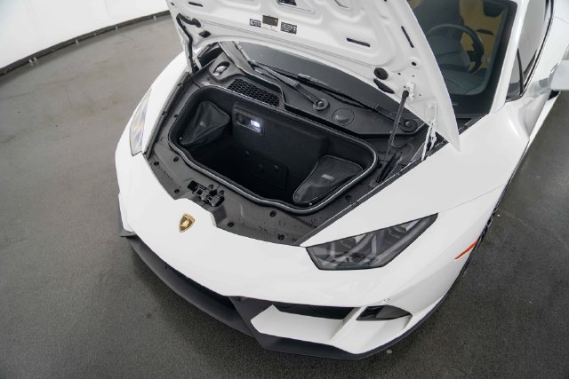 Used 2020 Lamborghini Huracan EVO RWD image 26