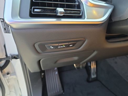 New 2026 BMW X5 xDrive40i w/ M Sport Package image 12