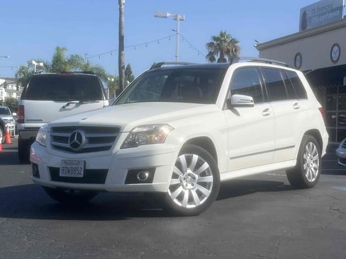Used 2011 Mercedes-Benz GLK 350 4MATIC image 1