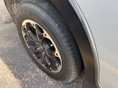 Used 2022 Subaru Crosstrek 2.0i Premium w/ Moonroof Package image 21