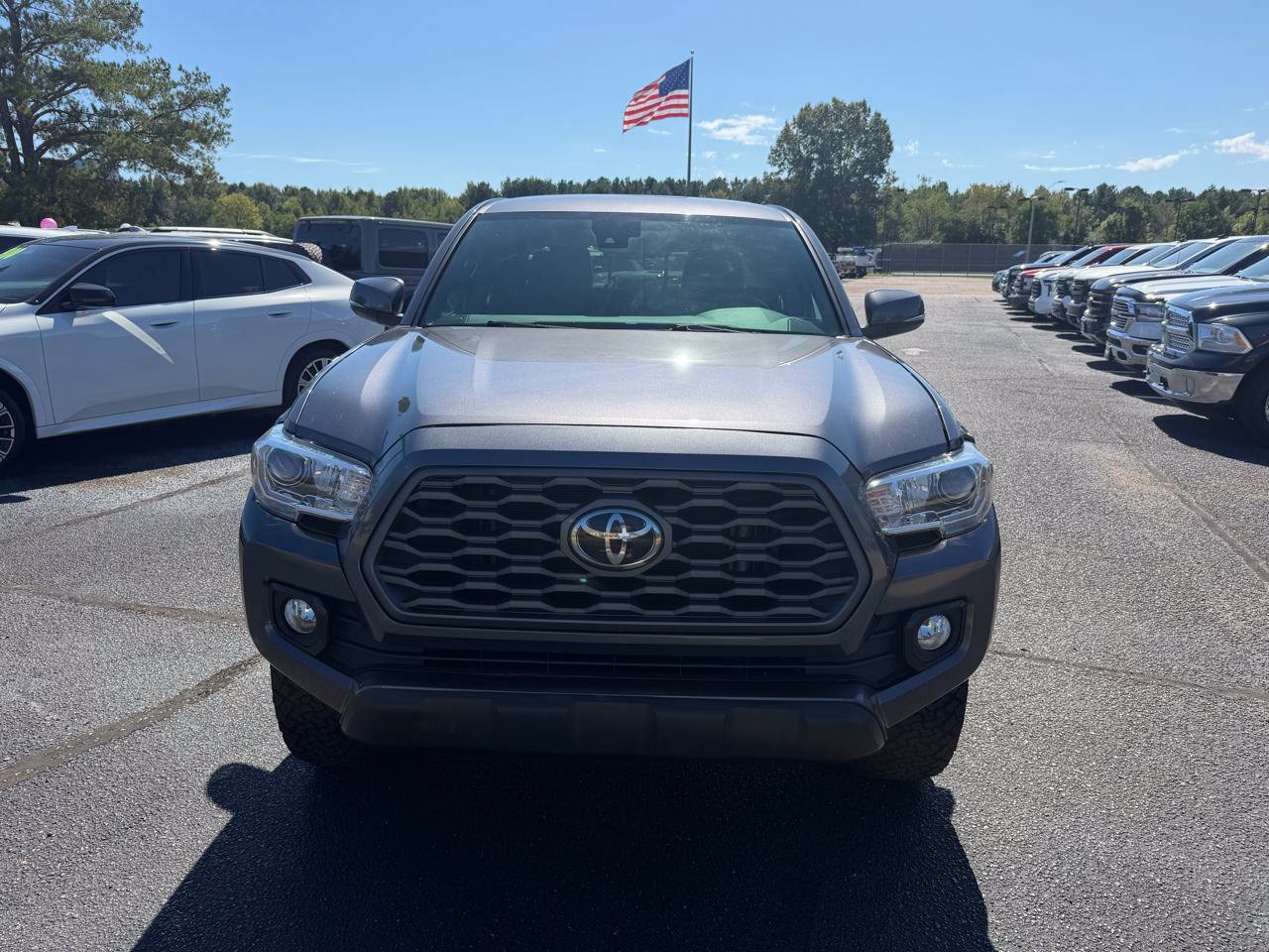 Used 2021 Toyota Tacoma TRD Off-Road AWD/4WD image 6