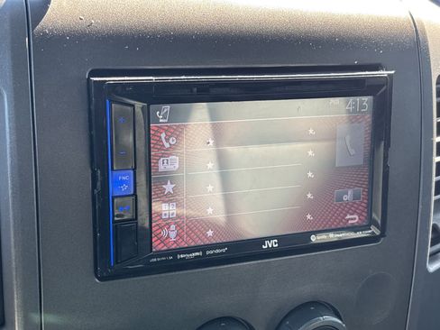 Used 2015 Nissan Titan S AWD/4WD image 21