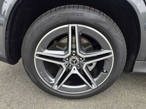 Used 2026 Mercedes-Benz GLS 450 4MATIC image 9