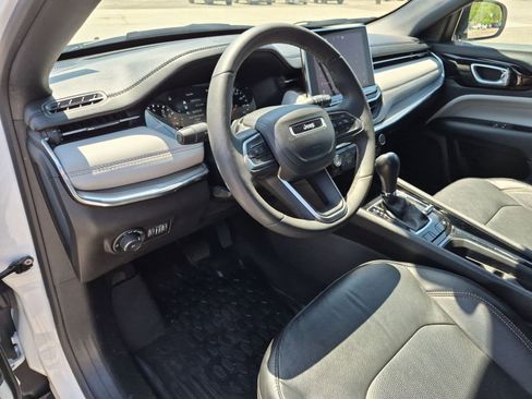 Used 2023 Jeep Compass Limited AWD/4WD image 10