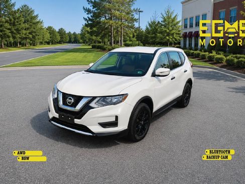 Used 2017 Nissan Rogue S AWD/4WD image 2