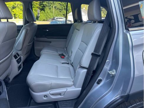 Used 2017 Honda Pilot Touring image 10