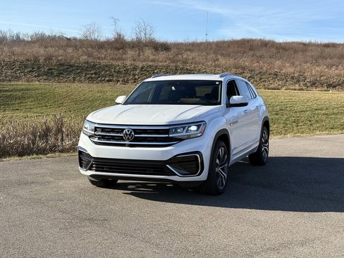Used 2022 Volkswagen Atlas Cross Sport SEL Premium R-Line image 1