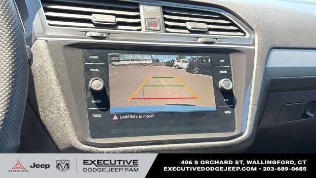 Used 2023 Volkswagen Tiguan SE R-Line AWD/4WD image 17