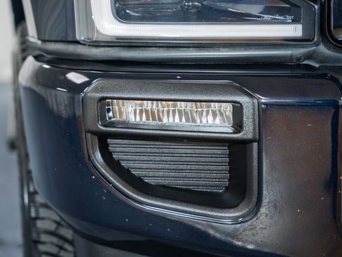 Used 2022 Ford F250 Lariat w/ Black Appearance Pkg image 18