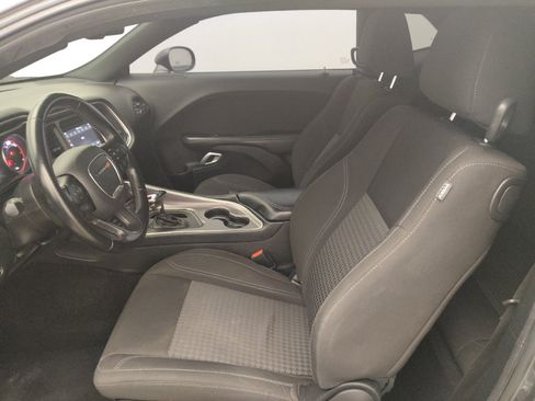 Used 2021 Dodge Challenger SXT w/ Driver Convenience Group RWD image 17