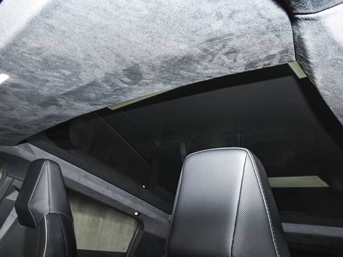 Used 2025 Tesla Cybertruck AWD Crew Cab image 50