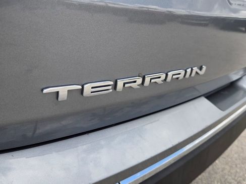Used 2024 GMC Terrain SLT AWD/4WD image 14