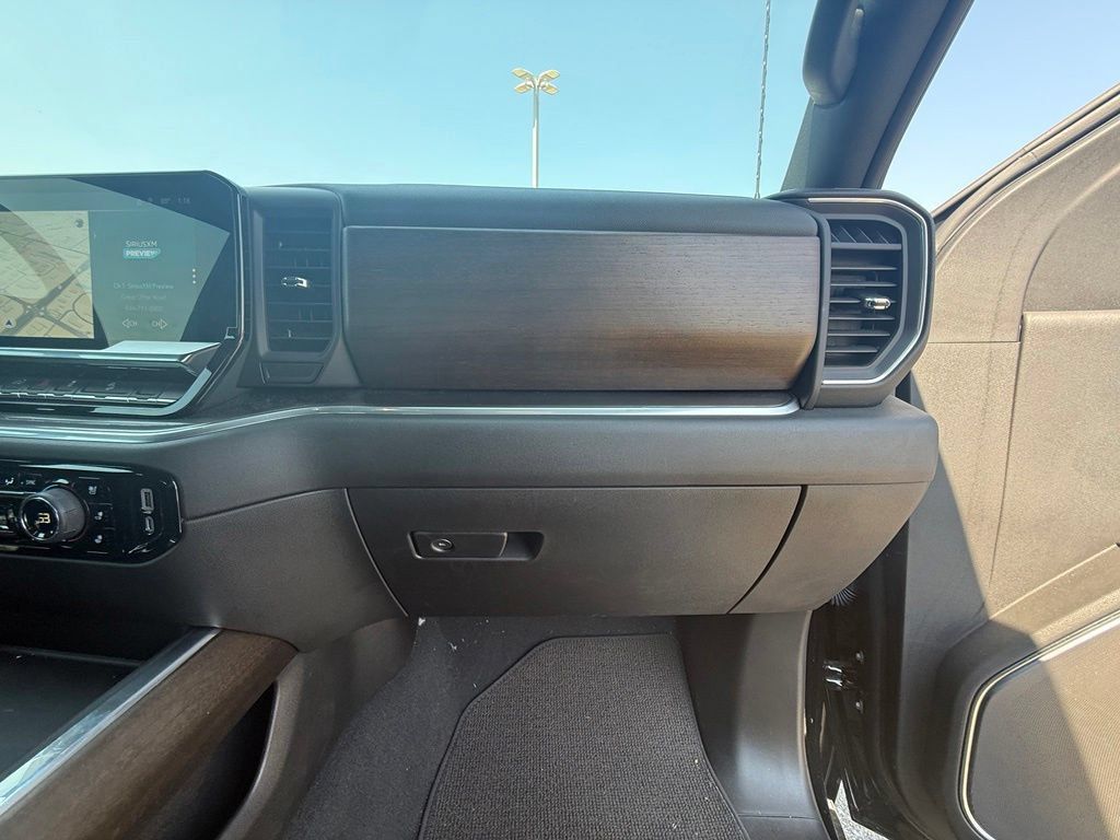 Used 2026 Chevrolet Silverado 2500 High Country w/ Midnight Edition AWD/4WD image 30