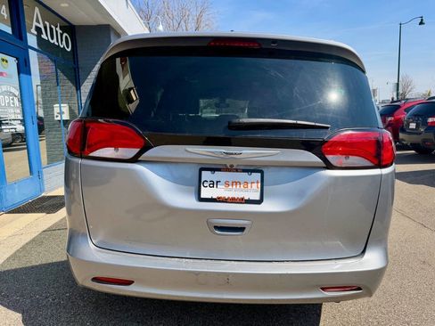 Used 2021 Chrysler Voyager Lxi FWD image 16