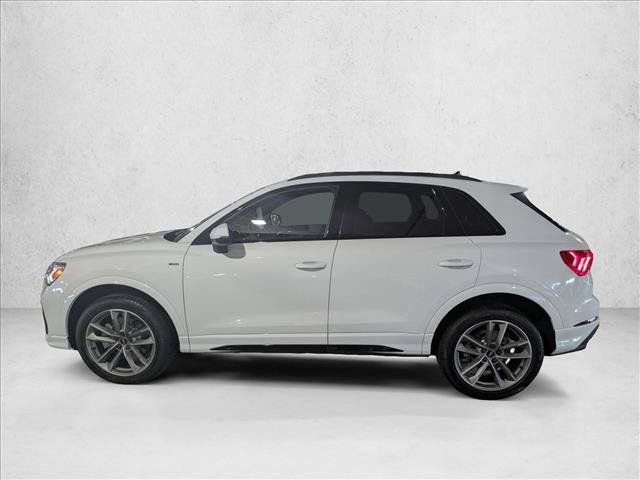 Used 2025 Audi Q3 2.0T Premium w/ Black Optic Sport Package AWD/4WD image 9