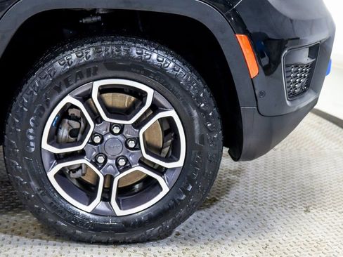 Used 2023 Jeep Grand Cherokee Trailhawk w/ Advanced Protech Group II image 14