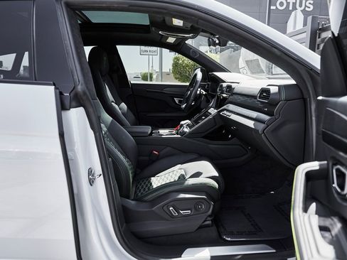 Used 2021 Lamborghini Urus image 19