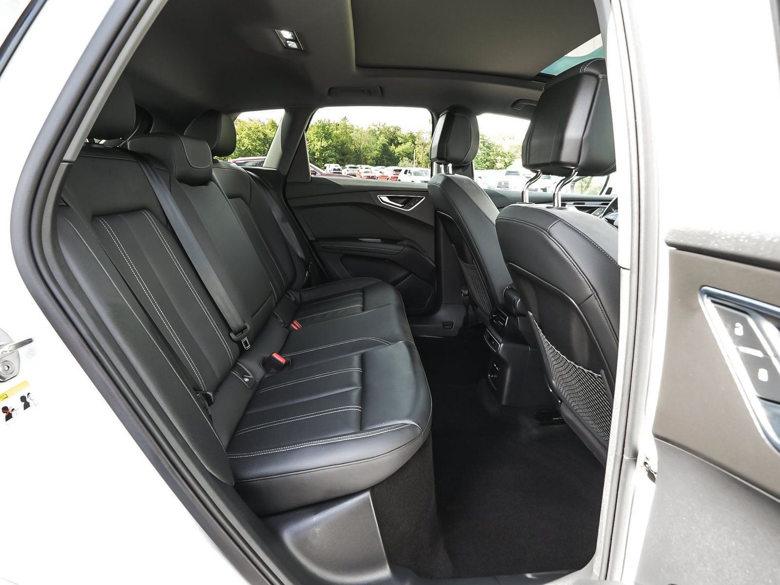 Used 2025 Audi Q4 e-tron Premium w/ Convenience Package AWD/4WD image 36