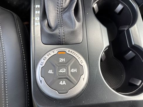 New 2025 Ford Bronco Outer Banks w/ Sasquatch Package image 33