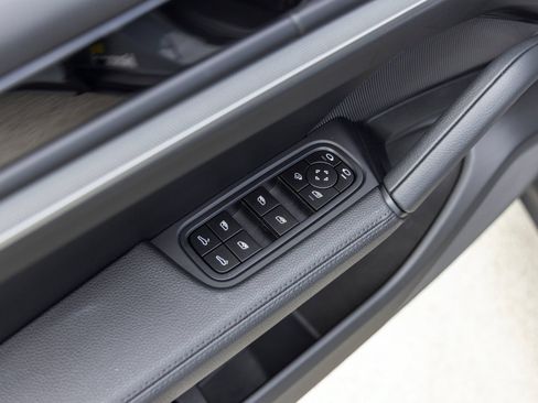 Certified 2026 Porsche Cayenne AWD/4WD image 27