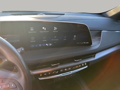 Used 2024 Cadillac XT4 Premium Luxury image 35