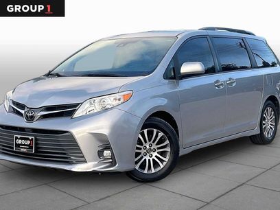 Used 2018 Toyota Sienna XLE Premium