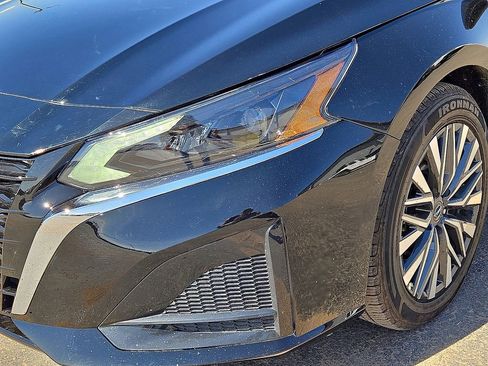 Used 2025 Nissan Altima 2.5 SV image 10