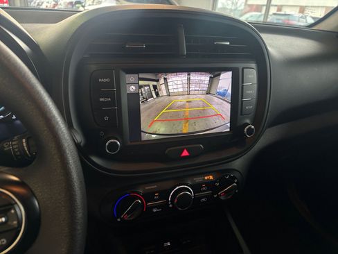 Used 2025 Kia Soul LX w/ LX Technology Package image 22