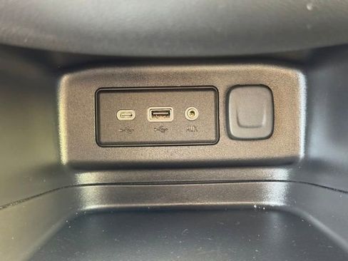 Used 2023 Chevrolet Equinox LT w/ Driver Convenience Package FWD image 23