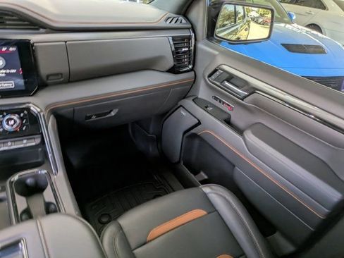 Used 2022 GMC Sierra 1500 AT4 w/ AT4 Premium Package image 17