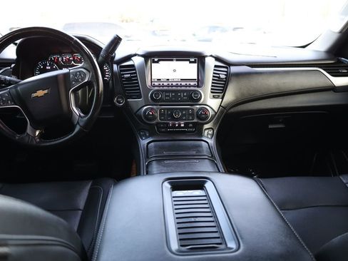 Used 2018 Chevrolet Suburban Premier image 25