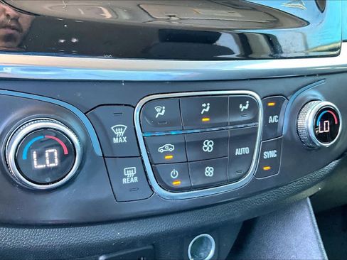 Used 2020 Chevrolet Traverse LS w/ LPO, Floor Liner Package FWD image 31