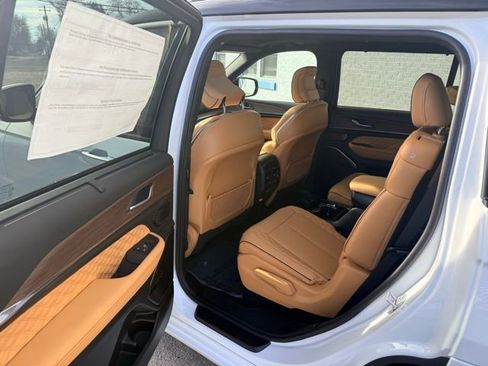 New 2025 Jeep Grand Cherokee L Summit image 17