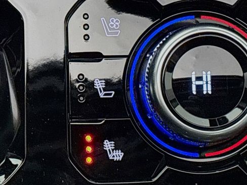 Used 2025 GMC Sierra 2500 AT4X image 24