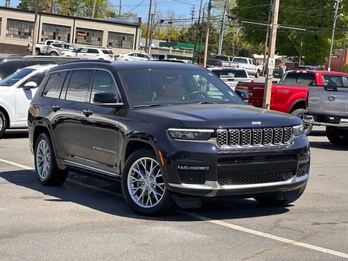 Used 2024 Jeep Grand Cherokee L Summit w/ Luxury Tech Group V AWD/4WD image 54