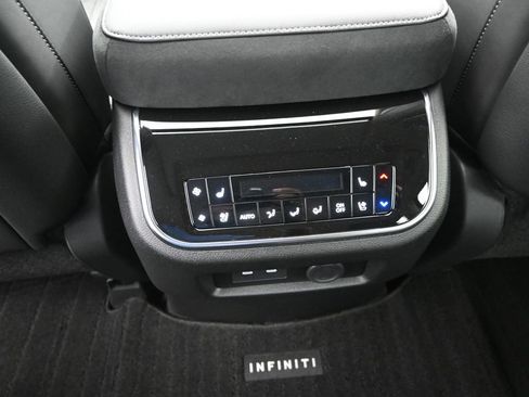 New 2026 INFINITI QX80 Luxe image 36