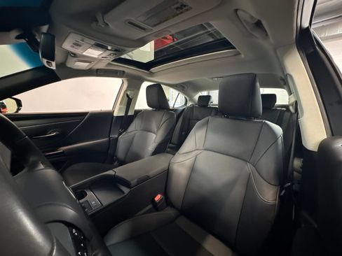 Used 2024 Lexus ES 350 w/ Accessory Package (Z2) FWD image 7