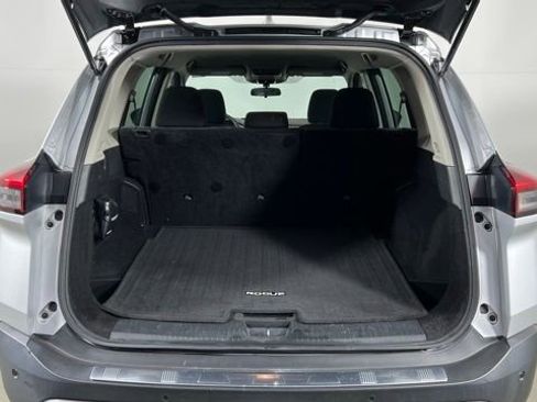 Used 2023 Nissan Rogue SV image 18