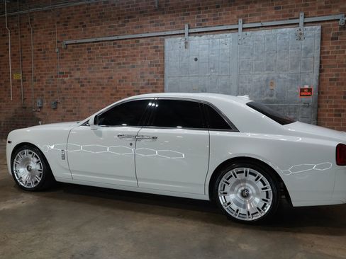 Used 2015 Rolls-Royce Ghost image 9