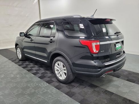 Used 2018 Ford Explorer XLT w/ Equipment Group 202A FWD image 3